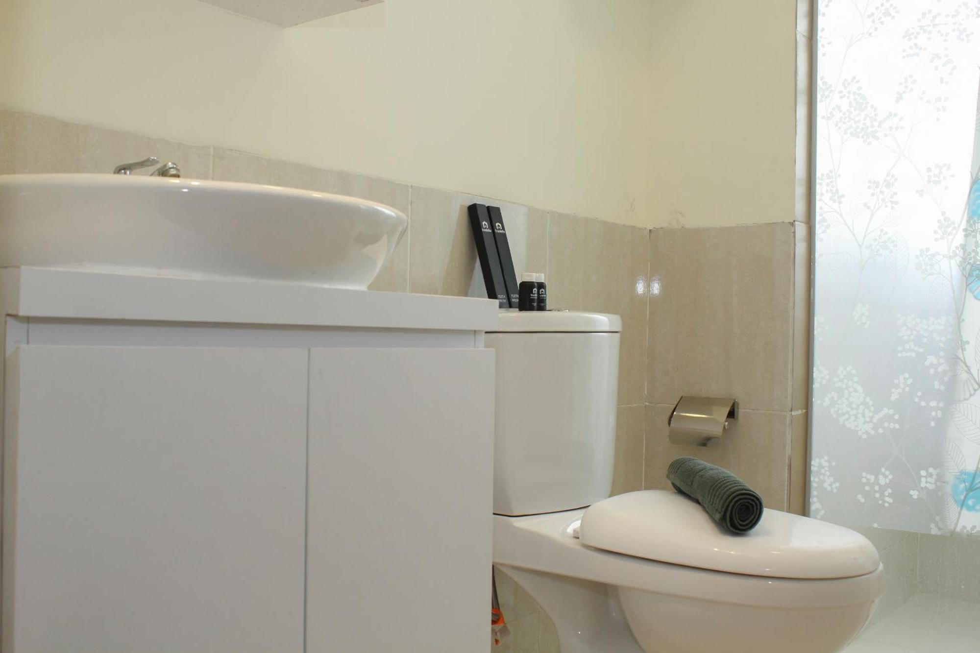 Apartemen Comfort And 2br At Meikarta By Travelio