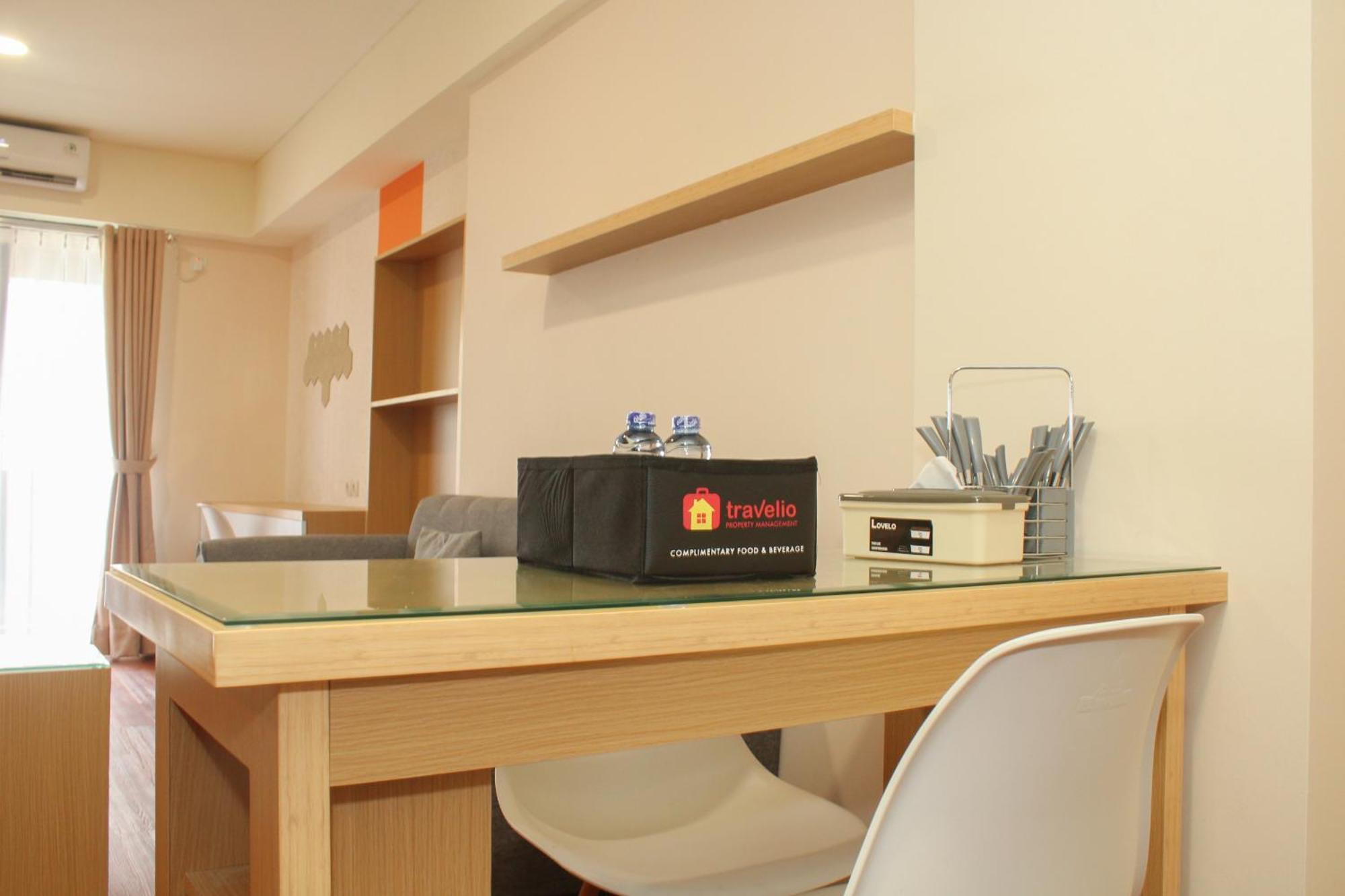 Comfort And 2br At Meikarta By Travelio Apartemen